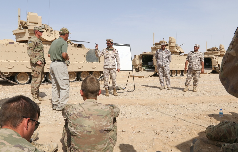 2-198 Infantrymen, Qatari Soldiers Conduct Bunker Clearing Training