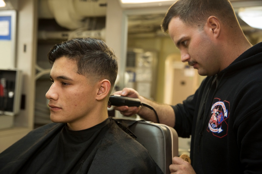 DVIDS Images Haircuts aboard USS Anchorage [Image 11 of 11]