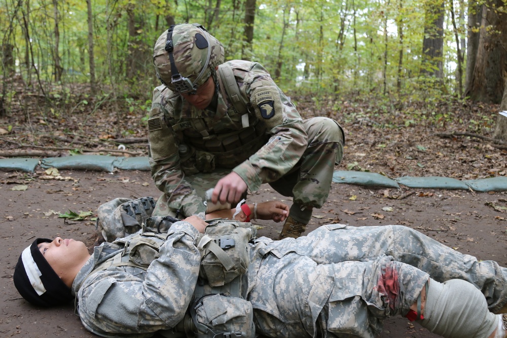 101st AIRBORNE DIVISION: Taking the challenge  101st Soldiers test skills for Expert Infantryman Badge