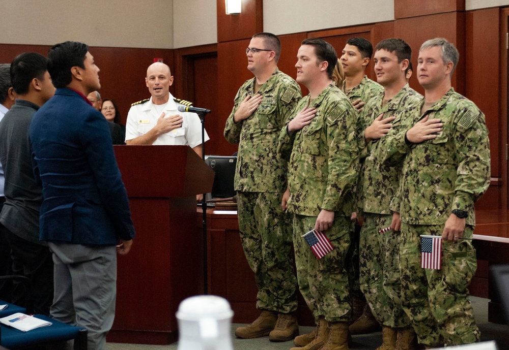 New U.S. Citizens Welcomed During Veterans Day Naturalization Ceremony