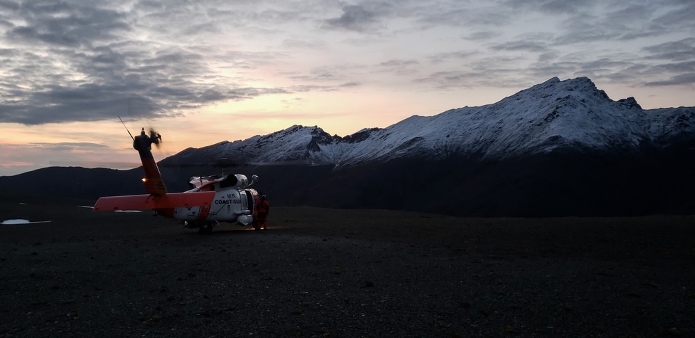 Air Station Kodiak practices mountain landings near Kotzebue