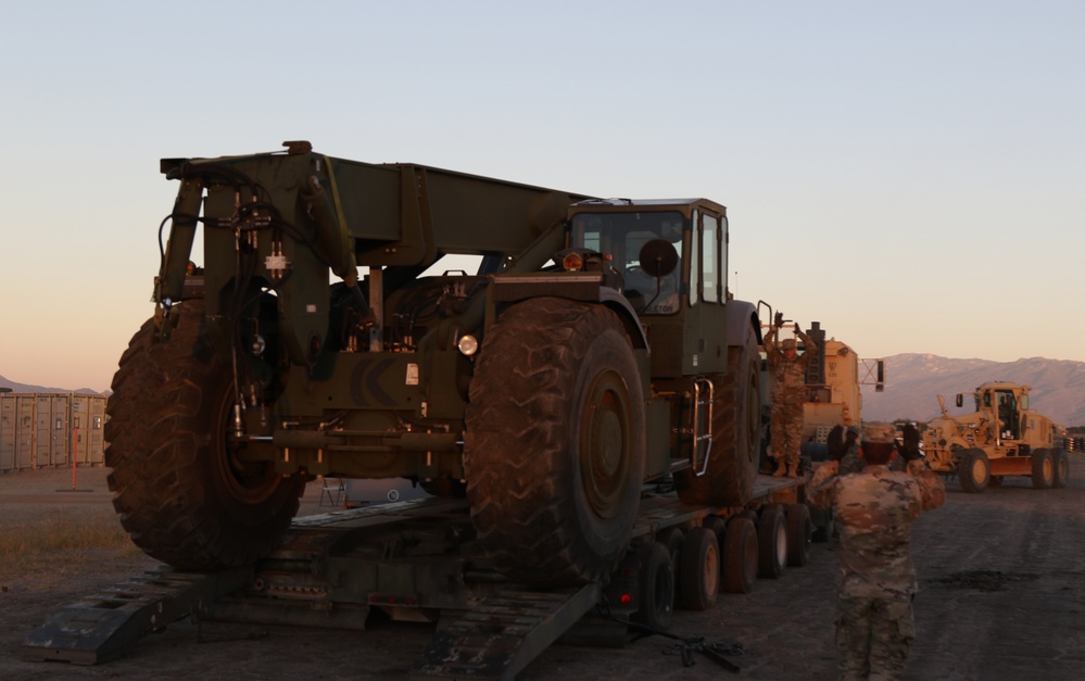 Soldiers from 264th CSSB and 1st Armored Cavalry Division load RTCH for movement to the Southwest border