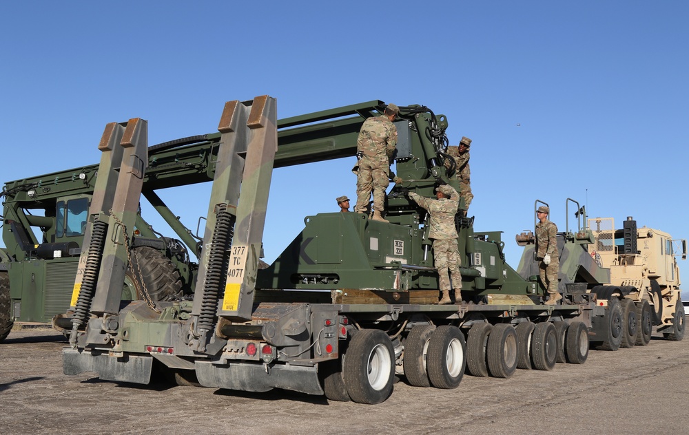 Soldiers from 264th CSSB and 1st Armored Cavalry Division load RTCH for movement to the Southwest border