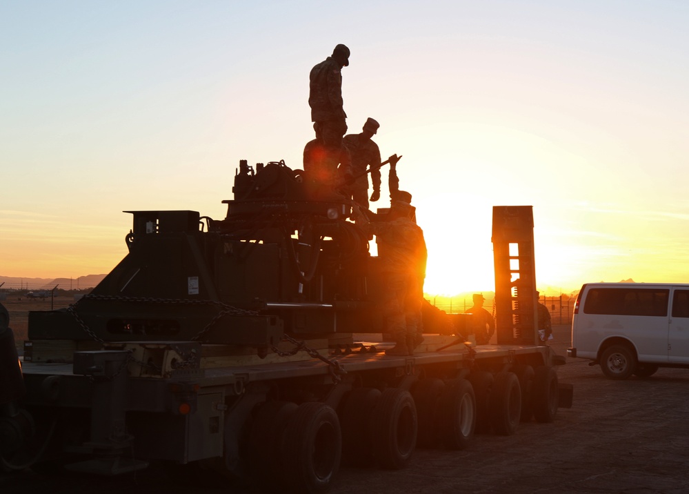 Soldiers from 264th CSSB and 1st Armored Cavalry Division load RTCH for movement to the Southwest border