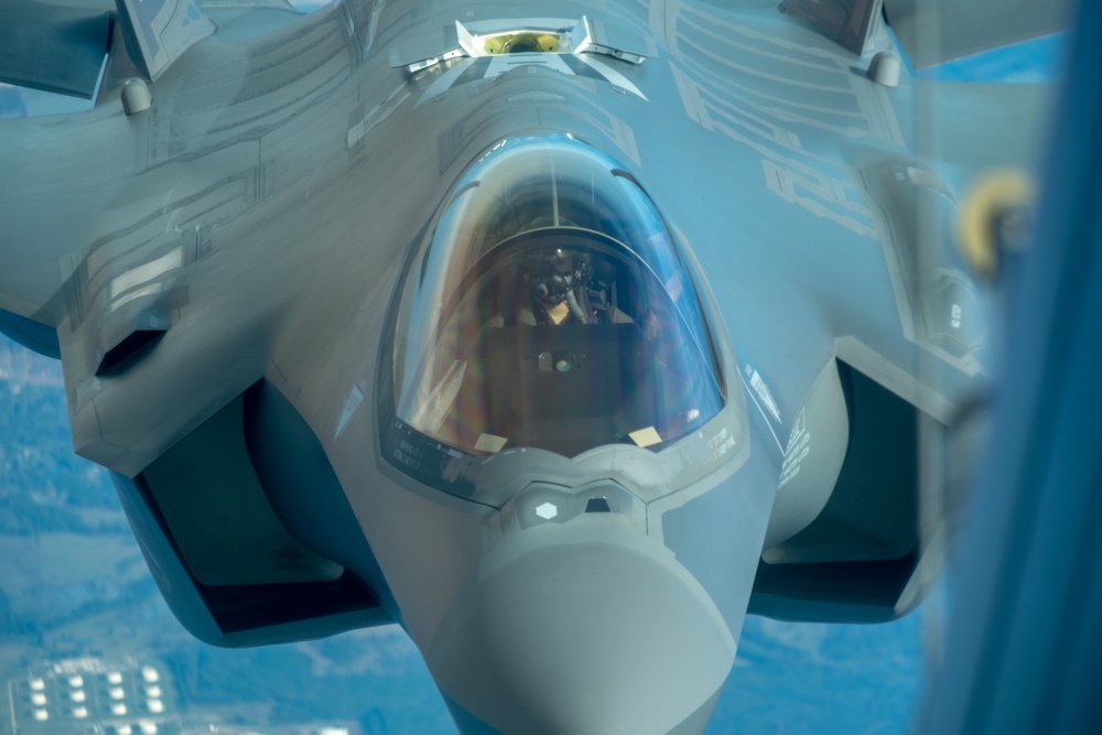 76th ARS refuels 388th FW