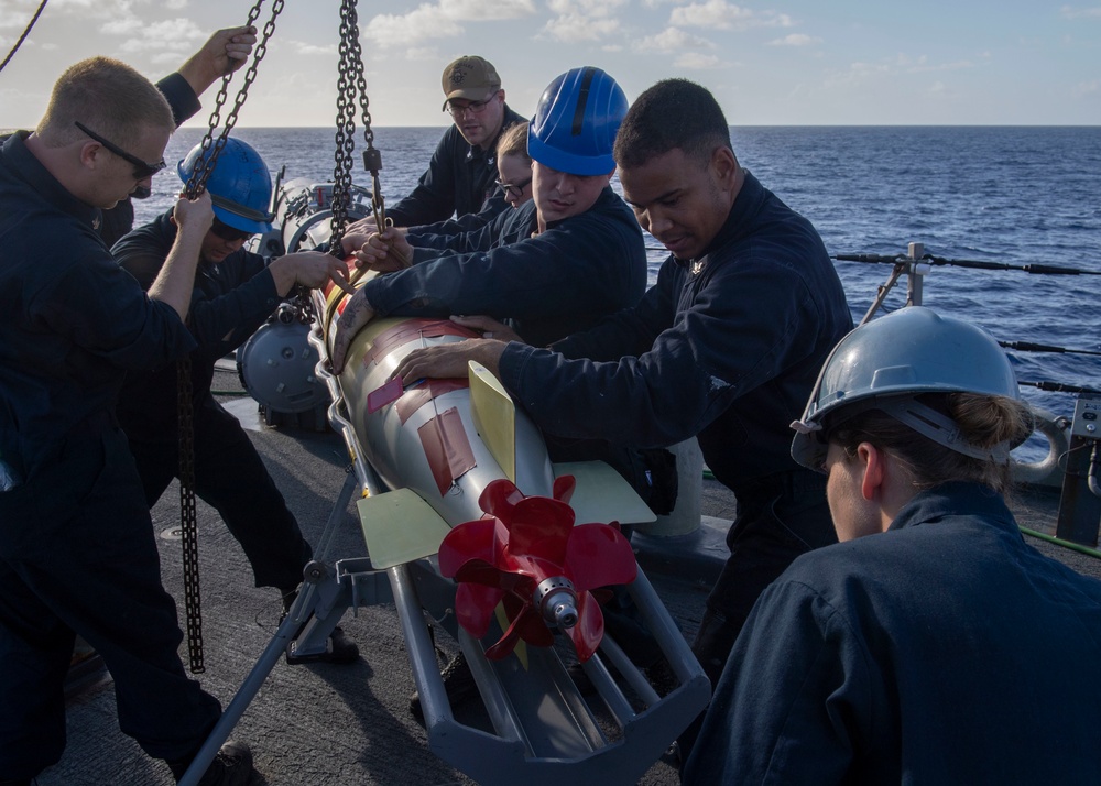 Warships Underway for First East Coast Cruiser-Destroyer SWATT Exercise