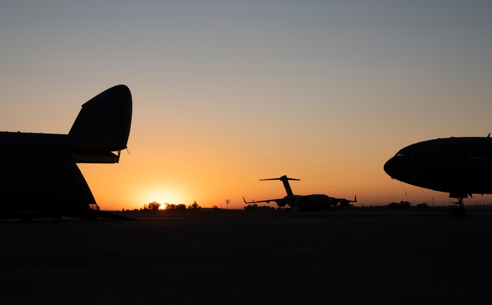 Media Event/JROTC Travis AFB Tour