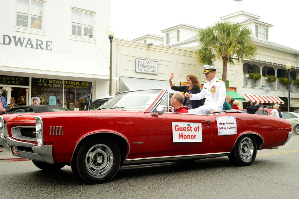 Commander, Submarine Group 10 Speaks at Veterans Day Ceremony on St. Simons Island