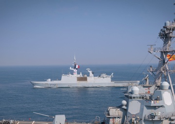 U.S. Navy, France team up in U.S. 5th Fleet