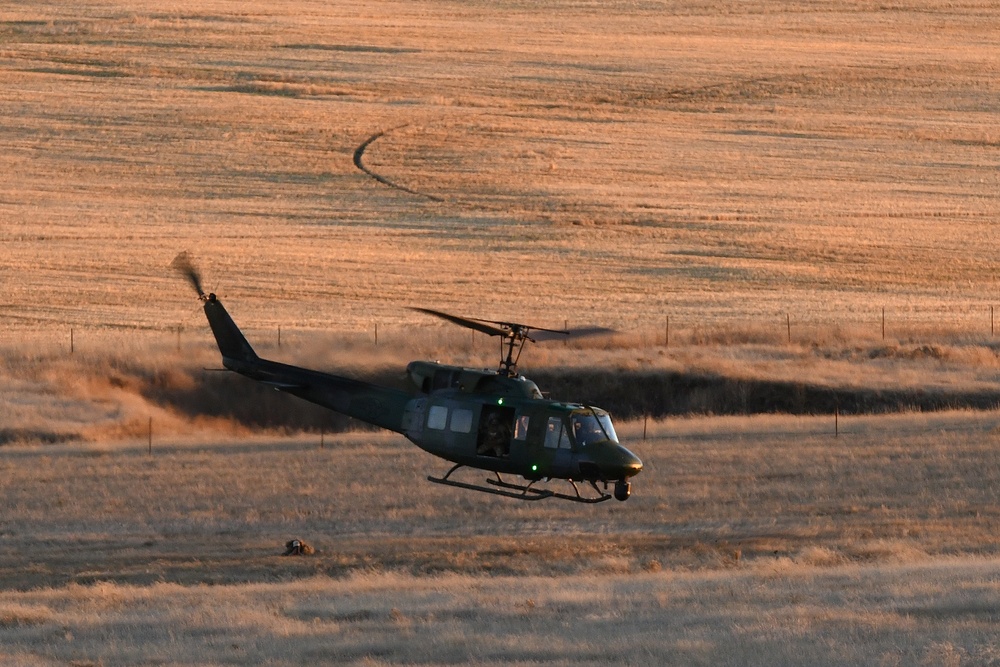 The 40th Helicopter Squadron arrives to offload a nuclear advanced designated marksman from the 341st Security Forces Group in support of a launch facility recapture during Global Thunder 19, Oct. 30, 2018, at Malmstrom Air Force Base, Mont.