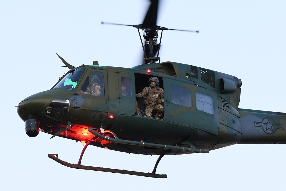 The 40th Helicopter Squadron supports the 341st Security Forces Group as they practice a launch facility recapture during Global Thunder 19, Oct. 30, 2018, at Malmstrom Air Force Base, Mont.