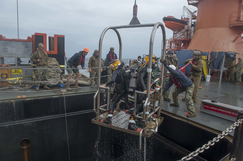 Mobile Diving and Salavage Unit 2 Sailors Hone Skills Training Underway