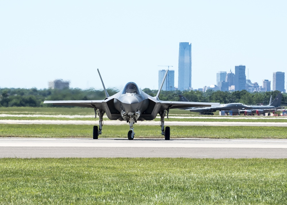 F35 participates in airshow at Tinker Air Force Base