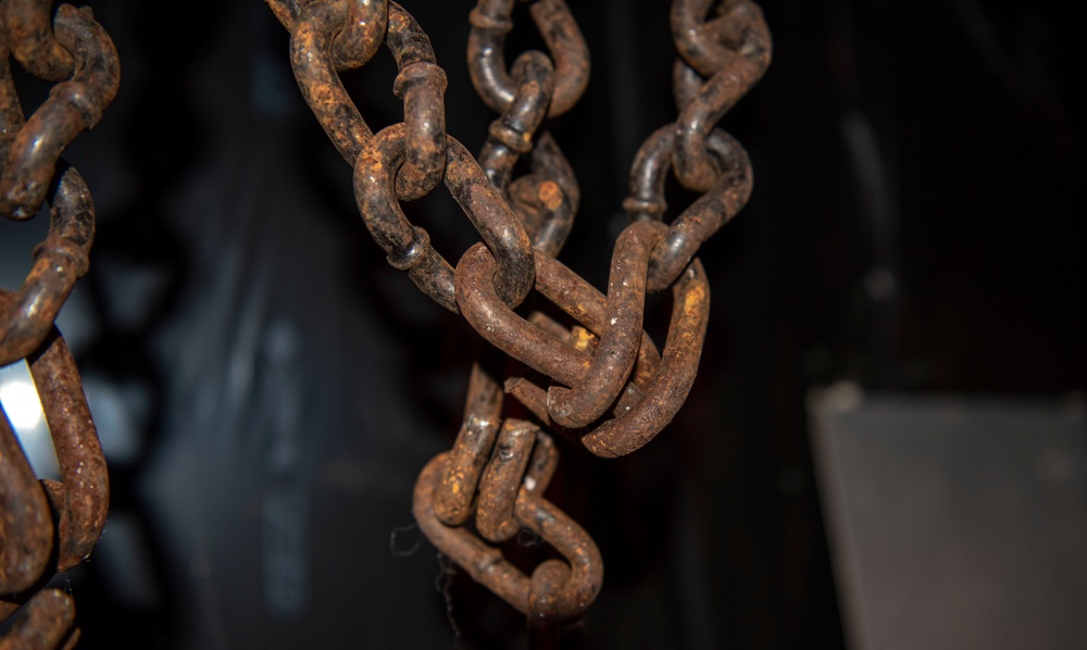 Chain hang