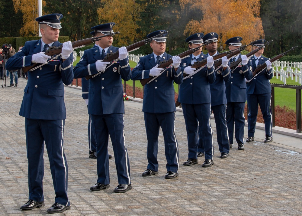 Luxembourg, U.S. citizens gather in honor of Veterans Day