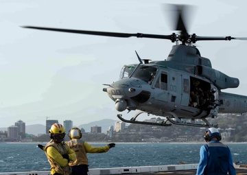 USS Green Bay PNG Flight Ops