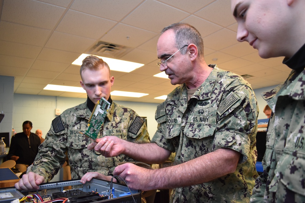 Vice Adm. Charles A. Richard Visits SUBASE New London