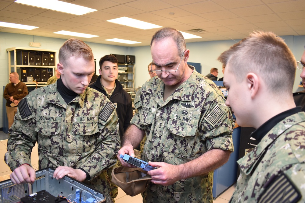 Vice Adm. Charles A. Richard Visits SUBASE New London