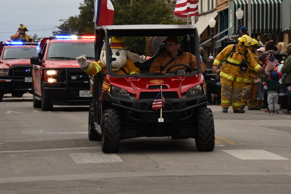 Photo Story – San Angelo honors veterans, retirees during 2018 Veterans Day Parade