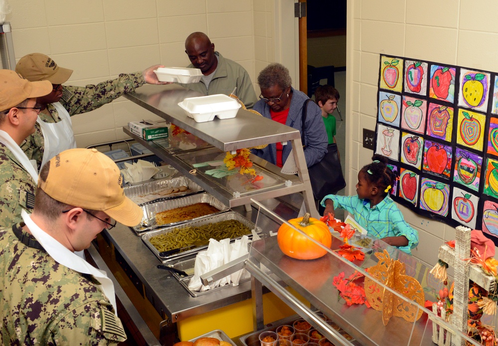 USS Maryland (SSBN 738) (Blue) Crew Serves the Community at Local Elementary School