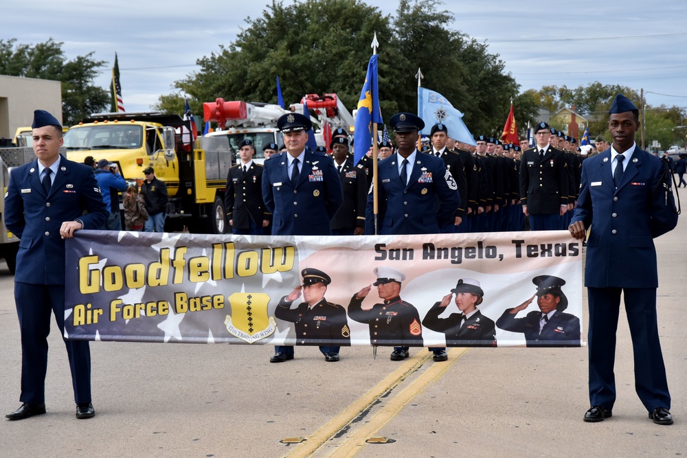 Photo Story - San Angelo honors veterans, retirees during 2018 Veterans Day Parade