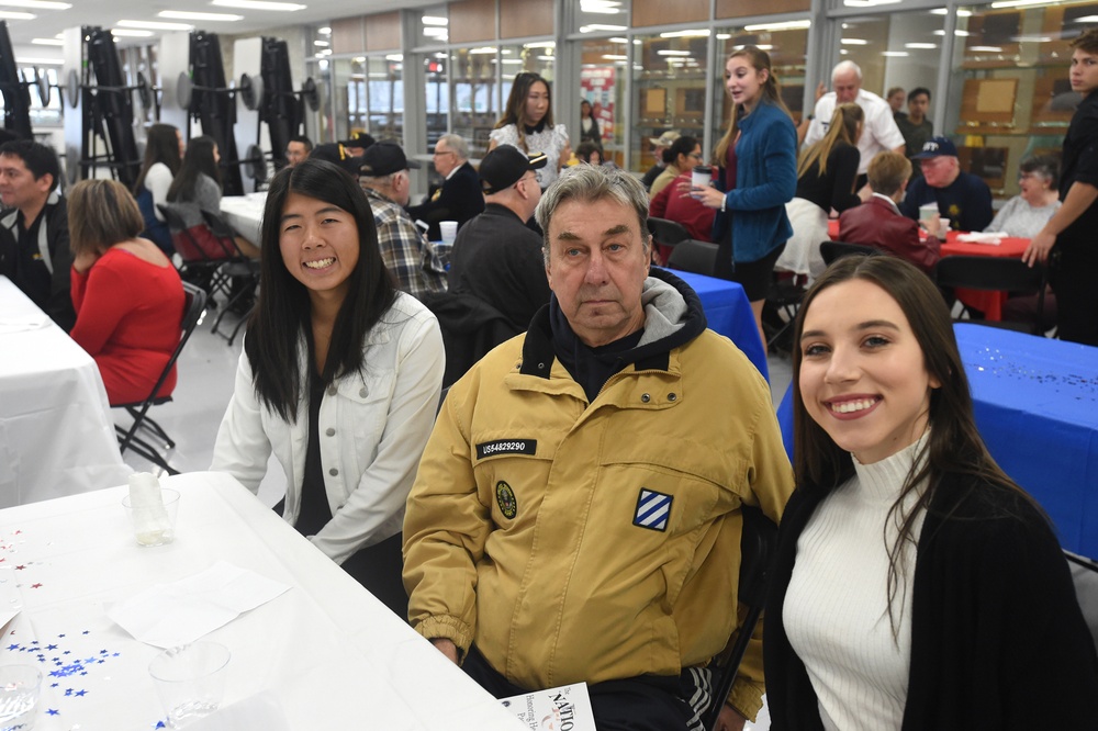 Local Chicago-land high school honors its veterans