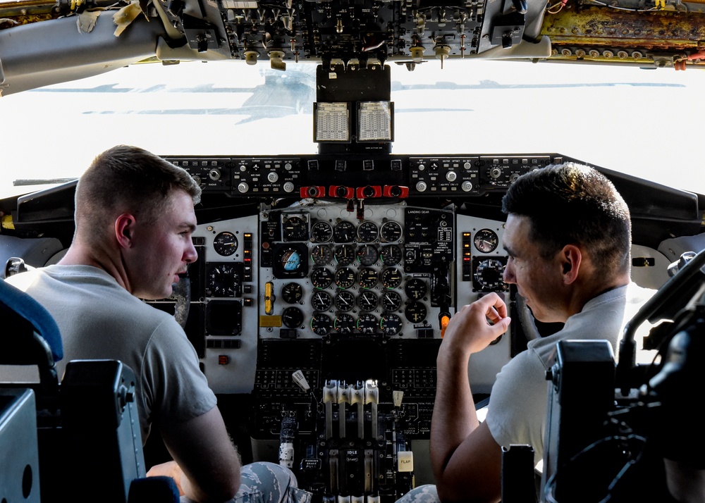 KC-135 crew chief apprentice course