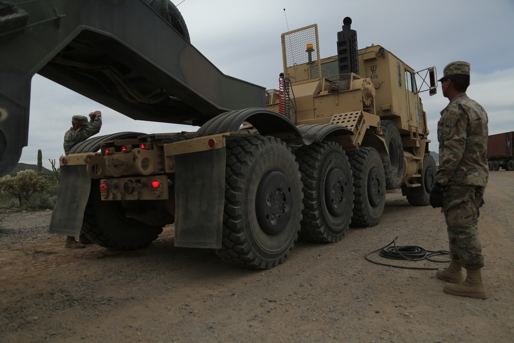 Soldiers strengthening the Lukeville Border