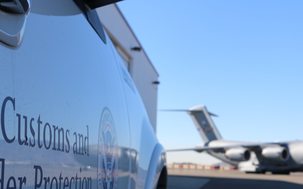 CBP officers deploy from El Paso in Support of Operation Secure Line