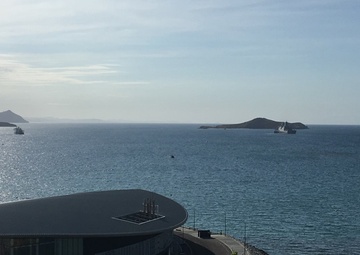 USS Green Bay (LPD 20) at anchor in Port Moresby Harbour