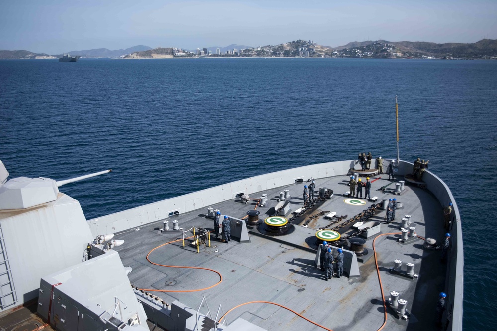 USS Green Bay arrives in Papua New Guinea