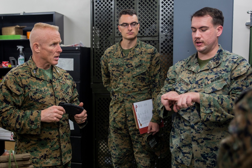 Maj. Gen. Weidley visits MAG-12