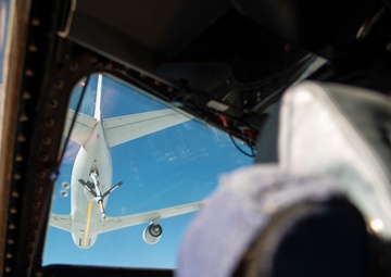 9th Airlift Squadron supports 142nd Aeromedical Evacuation and 337th Airlift Squadron training