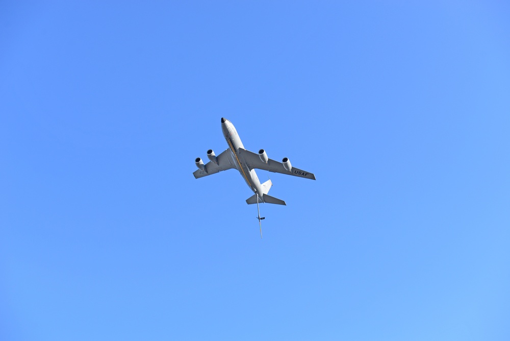 134th Air Refueling Wing conducts flyover at Neyland Stadium