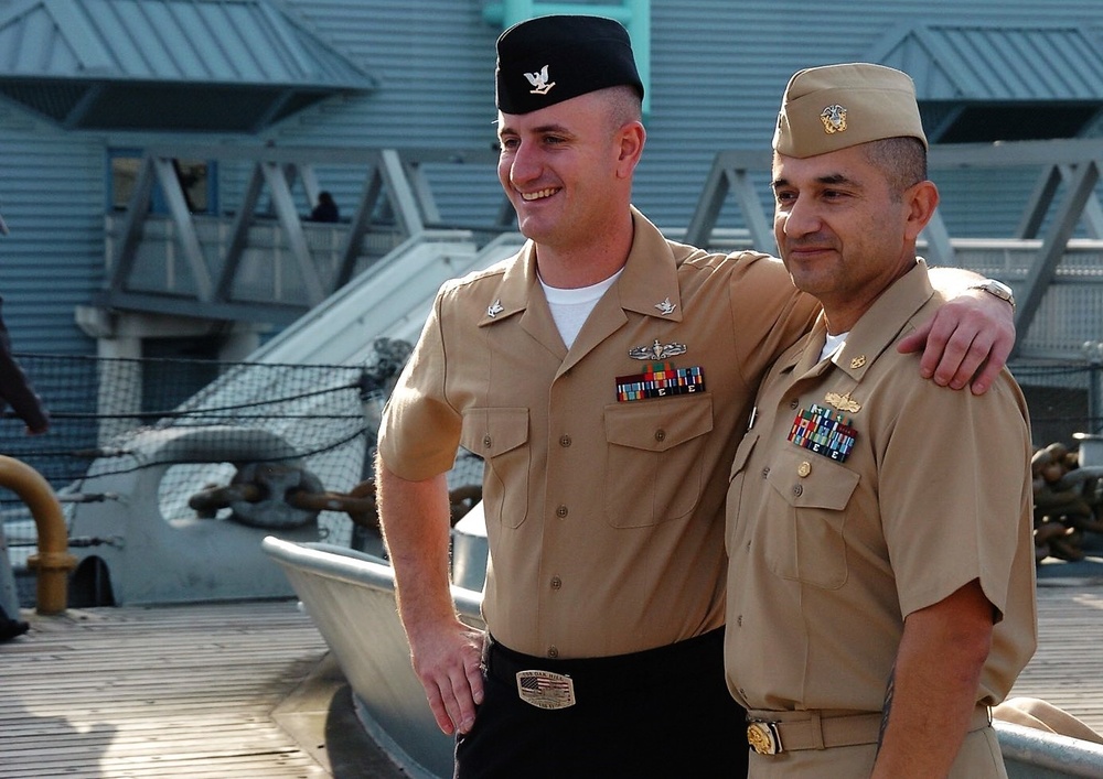 Naval Museum hosts a re-enlistment