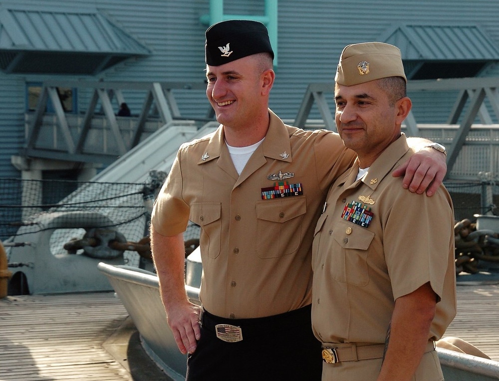 Naval Museum hosts a re-enlistment ceremony