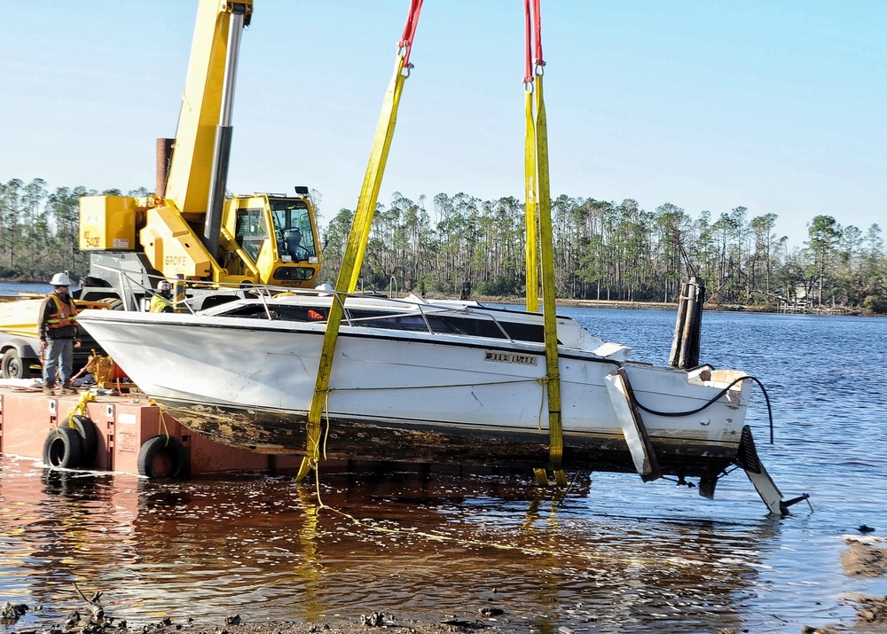Coast Guard and FWC begin vessel removal operations in Panama City, Fla