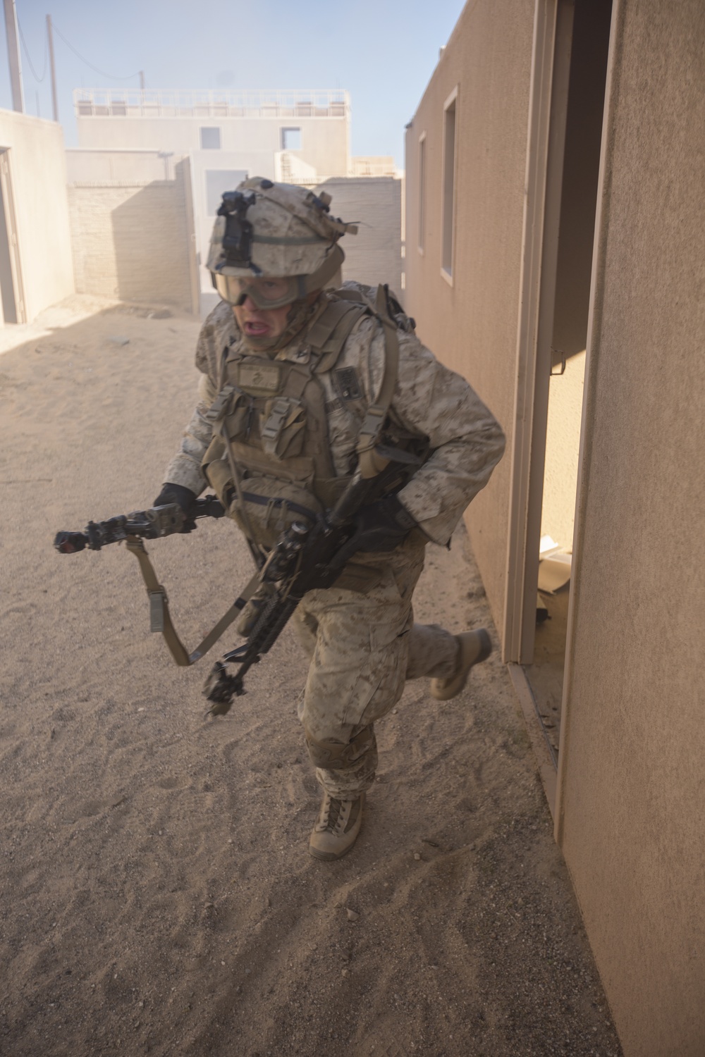 Marines of 1/8 perform urban clearing operations during ITX 1-19