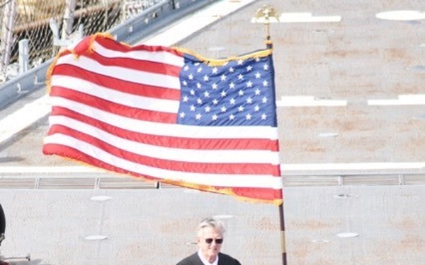Naval Museum hosts a naturalization ceremony