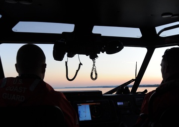 USCG Reservists Conduct Patrol on Potomac River