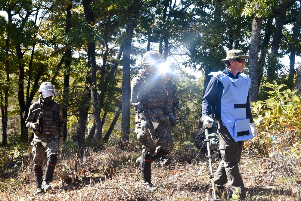 USACE team takes on historic mission