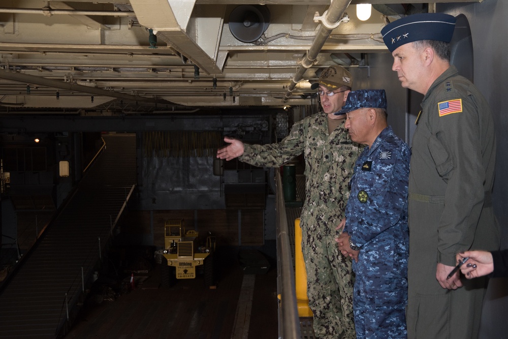 USFJ and JJS Chief of Staff  visit USS Germantown