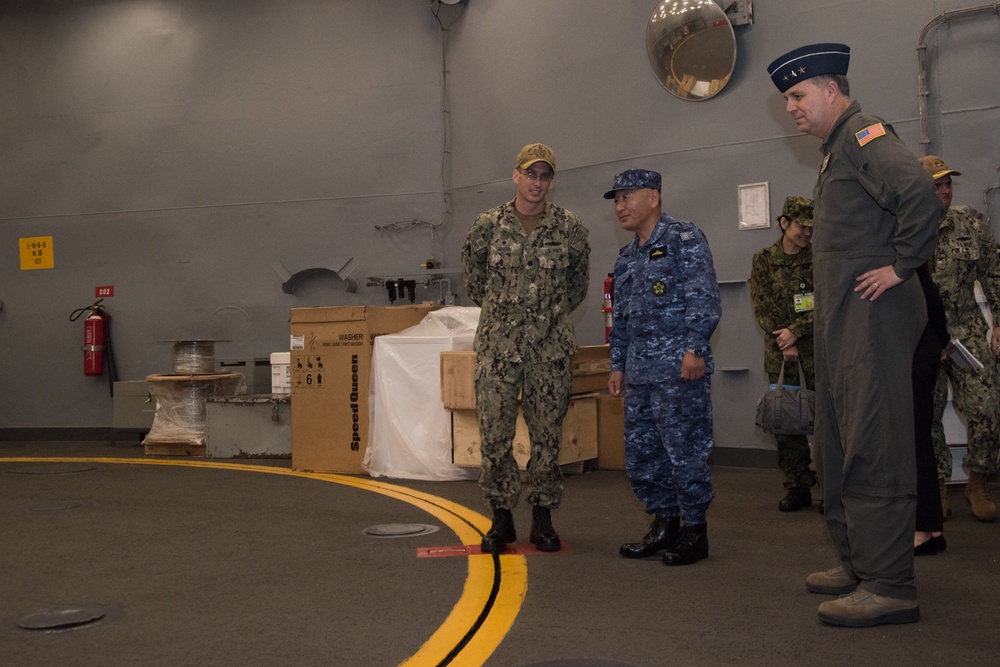 USFJ and JJS Chief of Staff  visit USS Germantown