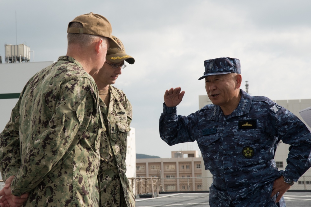 USFJ and JJS Chief of Staff  visit USS Germantown