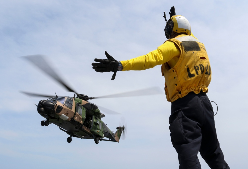 USS Green Bay, HMAS Adelaide Cross Deck Flight Ops