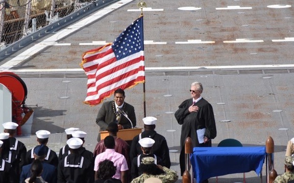 Naval Museum hosts a naturalization ceremony