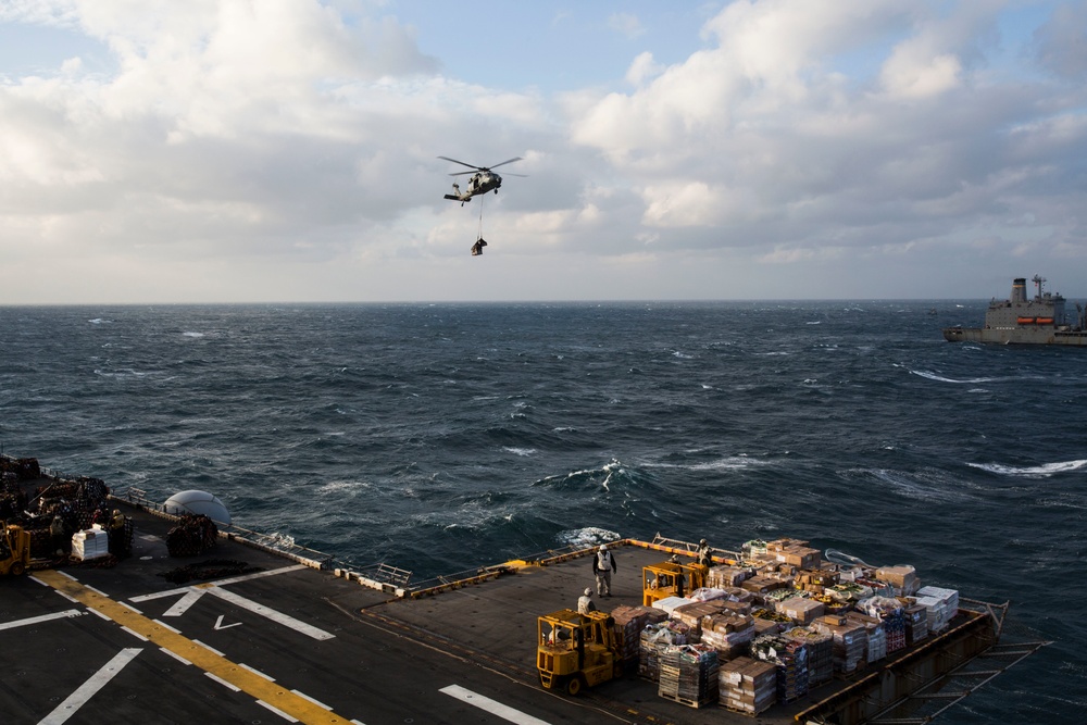 24th MEU, USS Iwo Jima vertically resupplied at sea
