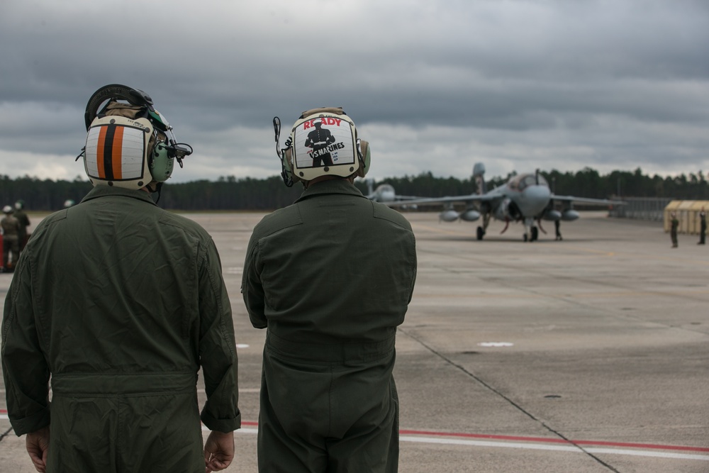 VMAQ-2 Prowlers and Pilots return from Deployment