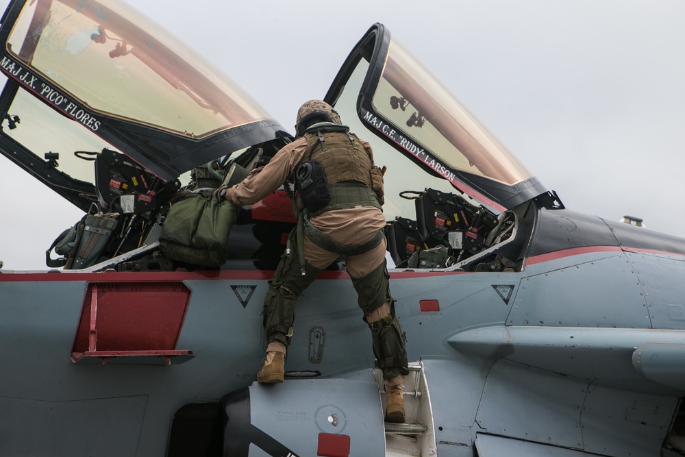 VMAQ-2 Prowlers and Pilots return from Deployment