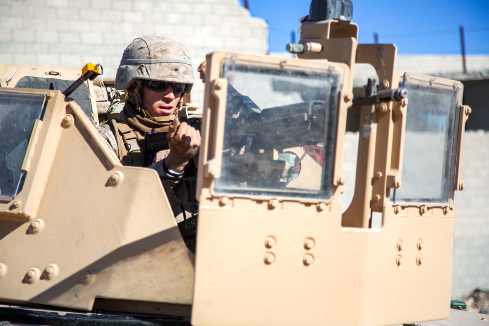 Run the City | CLB-4 Marines conduct urban effects training during ITX 1-19